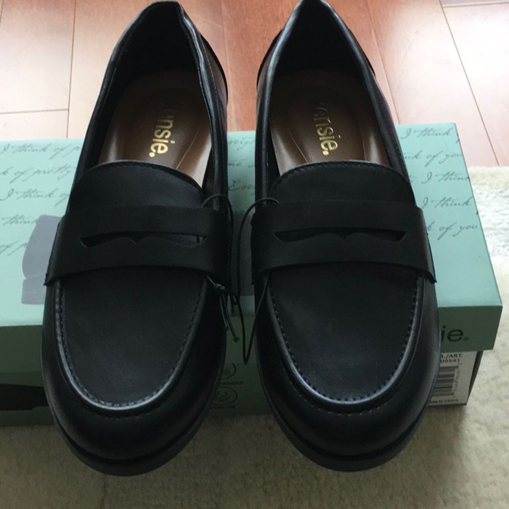 Women’s Kensie Black Slip-On Loafers Classic Design